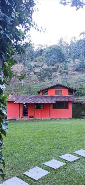 Linda casa em Visconde de Mauá perto da cachoeira
